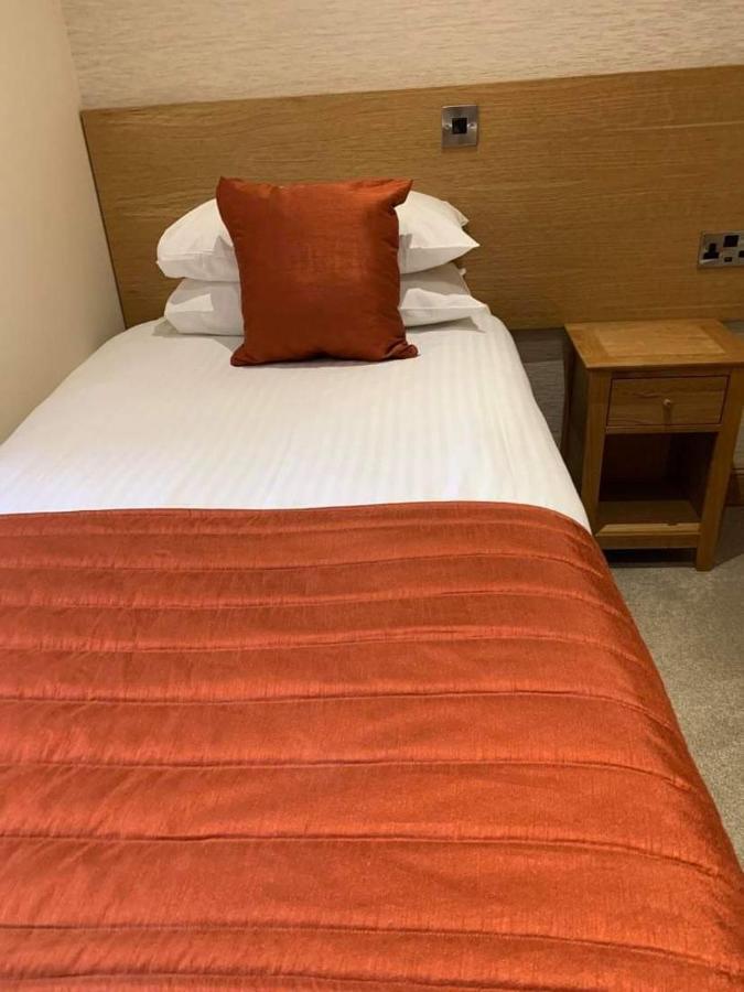 Victoria Hotel Kirkcaldy Eksteriør billede