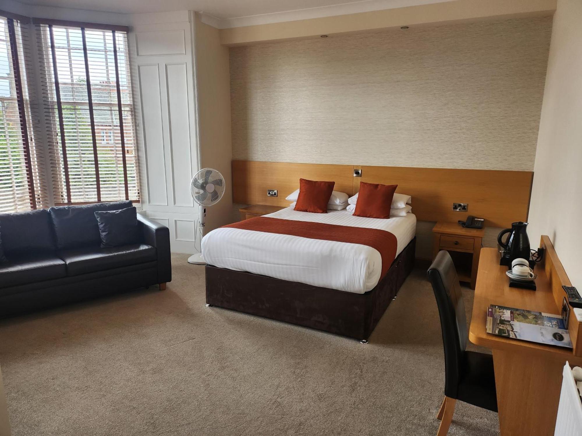 Victoria Hotel Kirkcaldy Eksteriør billede