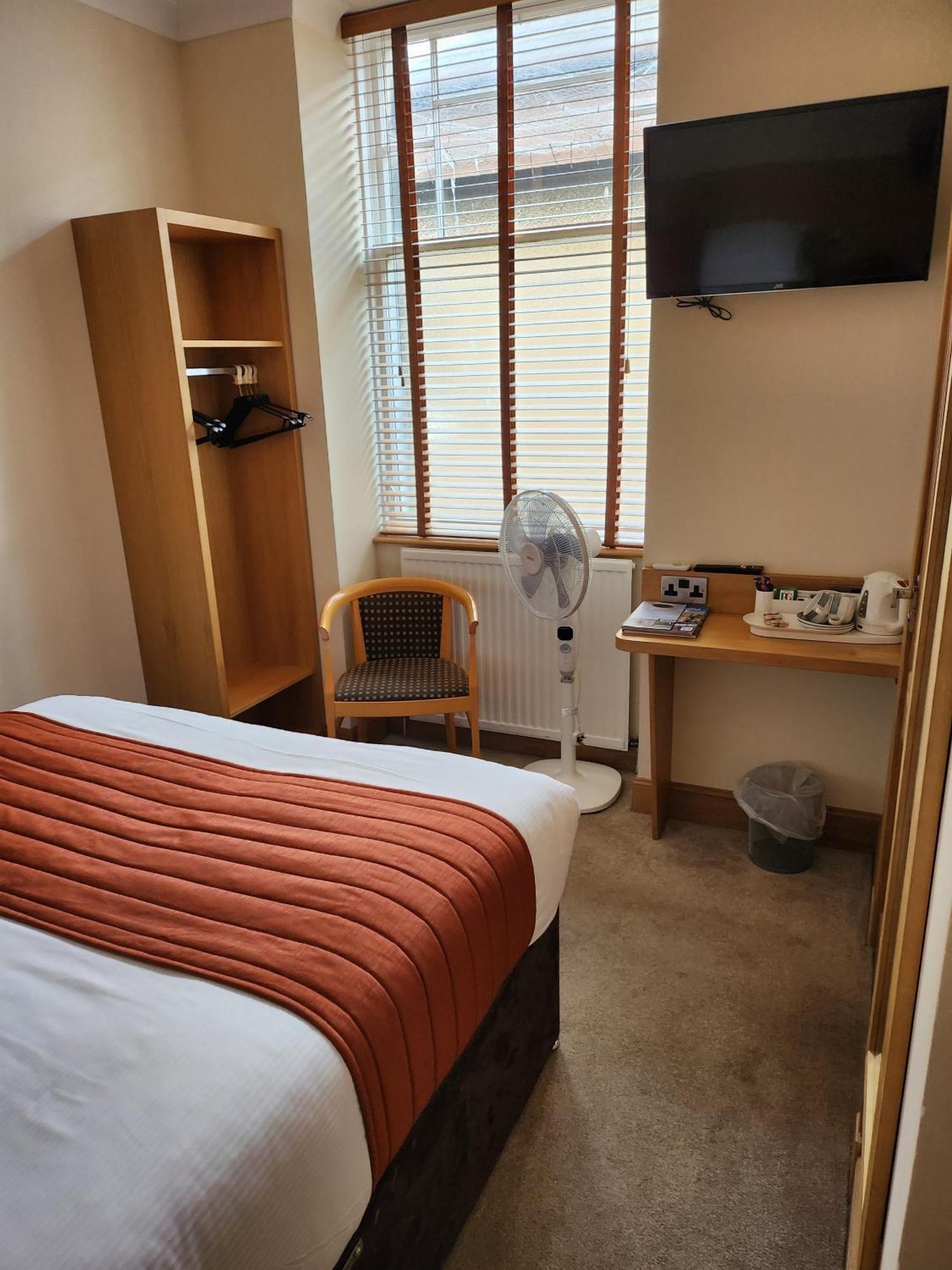 Victoria Hotel Kirkcaldy Eksteriør billede