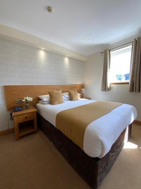 Victoria Hotel Kirkcaldy Eksteriør billede